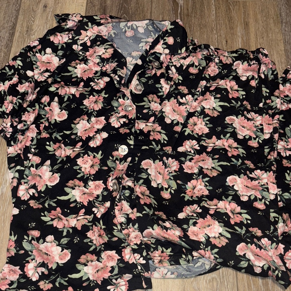 Floral pajamas set
